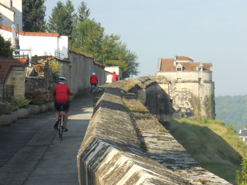 Langres, les remparts à vélo